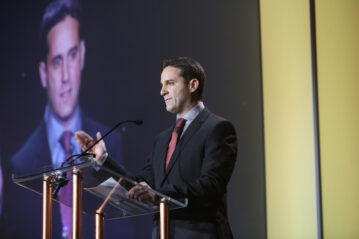 David Yochlowitz receives a distinguished alumnus award from BCIT